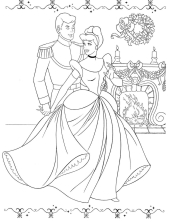 Принц и принцесса возле камина